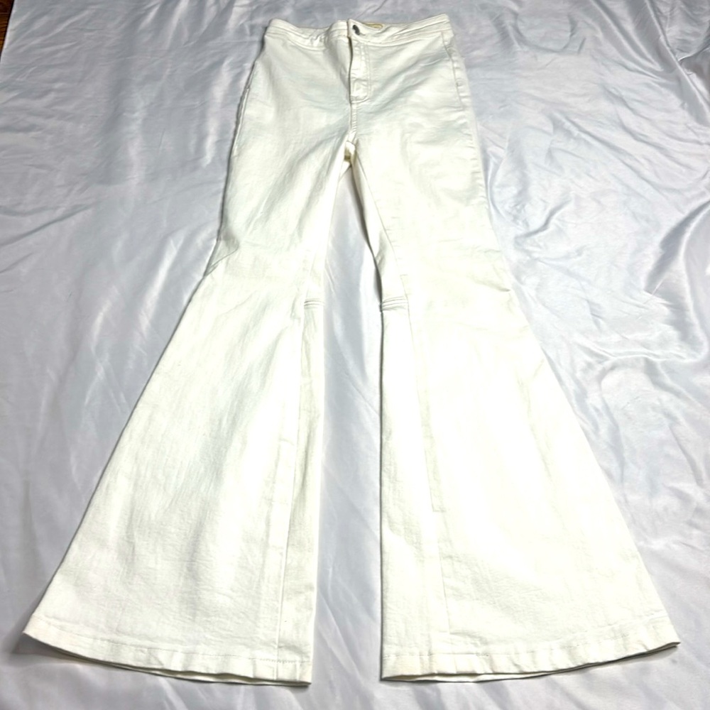 Free People Flare Jeans in cream/ white